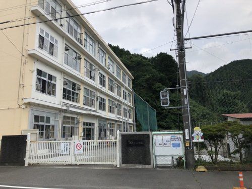 静岡市立賤機中小学校の画像