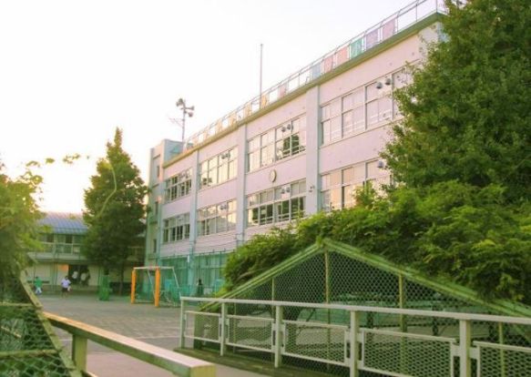 杉並区立井荻小学校の画像