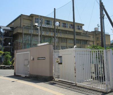 東大阪市立 義務教育学校くすは縄手南校（後期課程）の画像