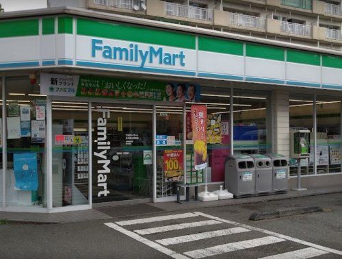 ファミリーマート 立川富士見町店の画像