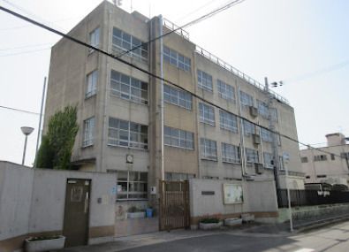 東大阪市立高井田中学校の画像
