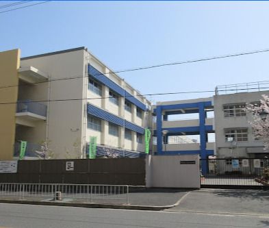 東大阪市立高井田西小学校の画像