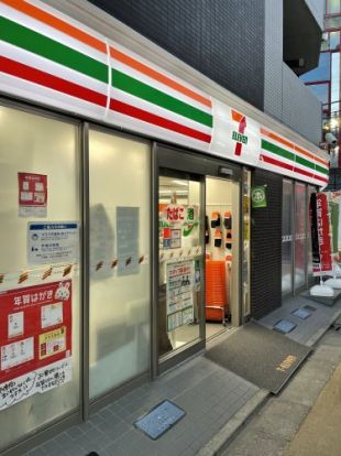 セブンイレブン 学芸大学駅西口店の画像