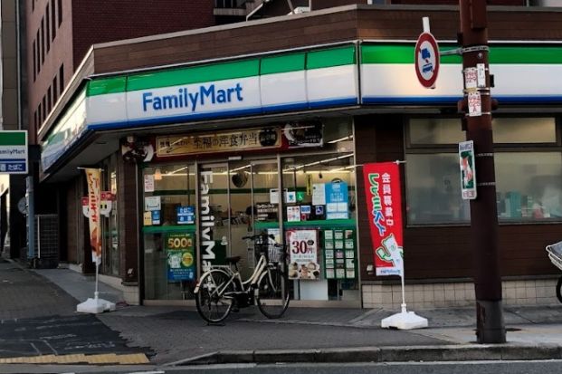 ファミリーマート 浪速元町三丁目店の画像