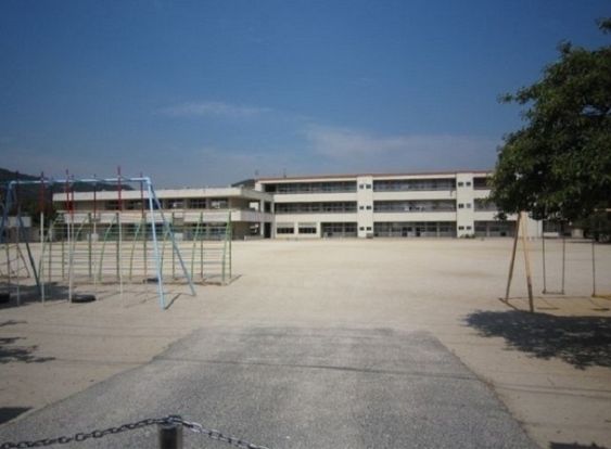 玉野市立田井小学校の画像