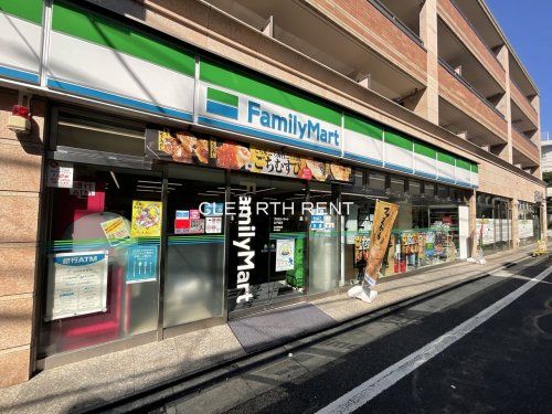 ファミリーマート 太子堂店の画像