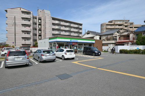 ファミリーマート 尼崎稲葉元町店の画像