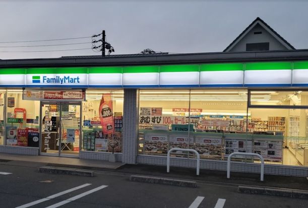 ファミリーマート 岡山西長瀬店の画像