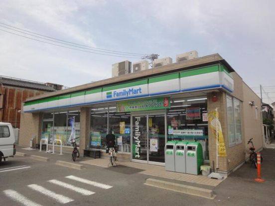 ファミリーマート 中川松葉町店の画像