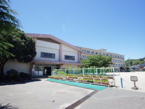 静岡市立西豊田小学校の画像