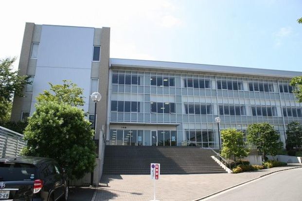 帝塚山大学 東生駒キャンパス図書館の画像