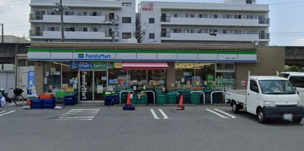 ファミリーマート 中割一丁目店の画像