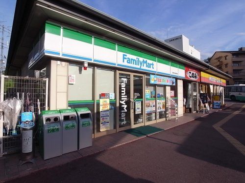 ファミリーマート 近鉄東生駒駅前店の画像