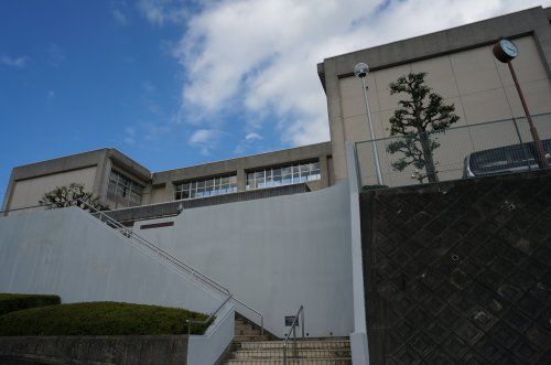 生駒市立光明中学校の画像
