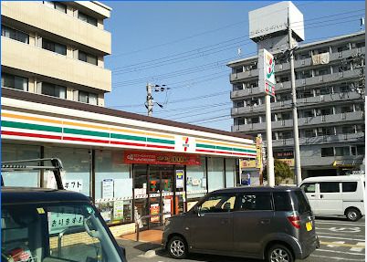 セブン-イレブン 東大阪六万寺店の画像