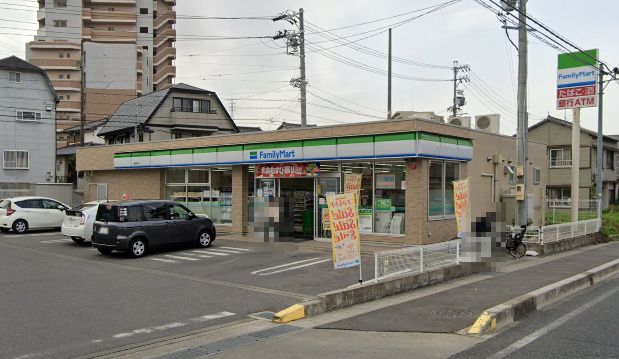 ファミリーマート 緑境松店の画像