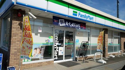 ファミリーマート 高松太田店の画像