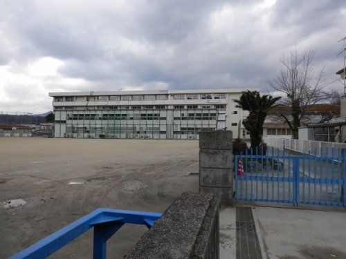 宇和島市立番城小学校の画像