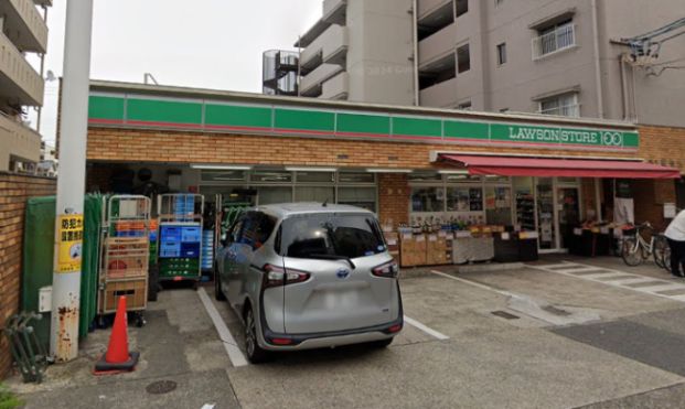 ローソンストア100 LS鶴里店の画像