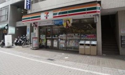 セブンイレブン 町田鶴川駅前店の画像