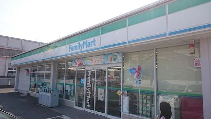 ファミリーマート 高松町店の画像