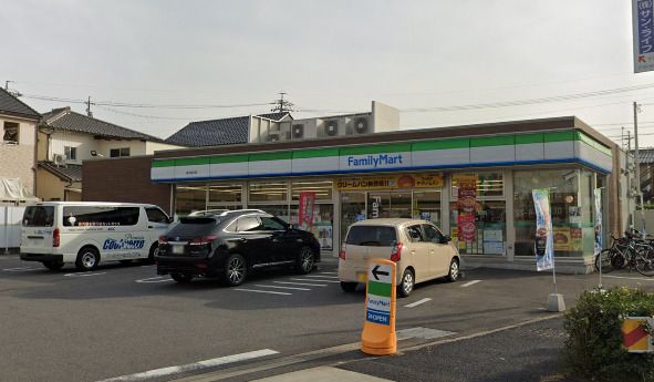 ファミリーマート 緑太鼓田店の画像