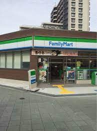 ファミリーマート 緑地公園駅東店の画像