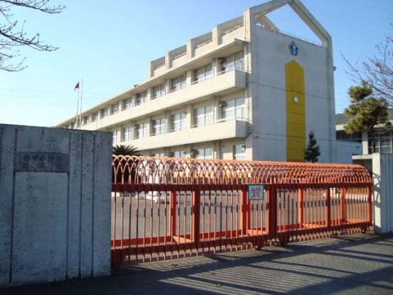 桃栄小学校の画像