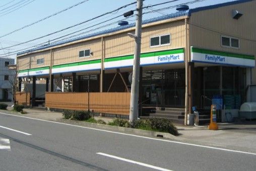 ファミリーマート 厚木岡田団地店の画像