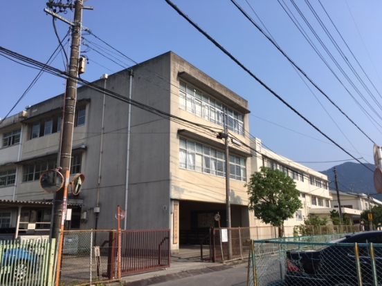 静岡市立服織中学校の画像