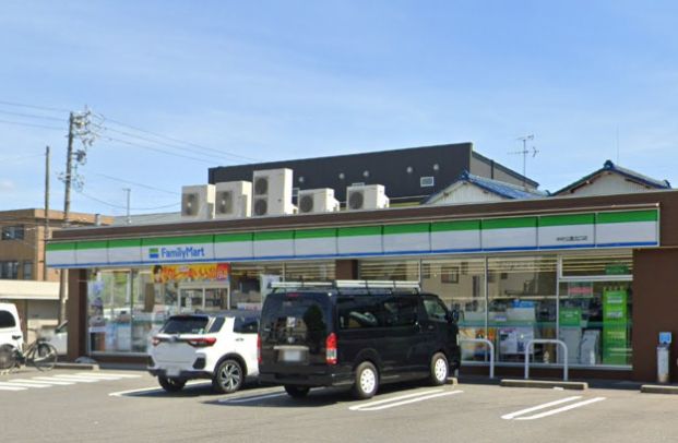 ファミリーマート 中村公園北口店の画像