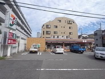 セブンイレブン 神戸記田町3丁目店の画像