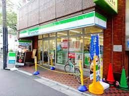 ファミリーマート 都立大学駅西店の画像