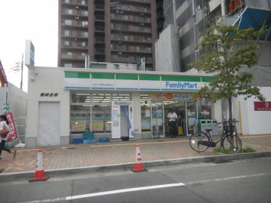 ファミリーマート 兵庫県民会館前店の画像