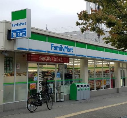 ファミリーマート みなとじま駅前店の画像