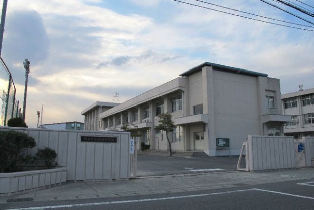 岡山市立　御南中学校の画像