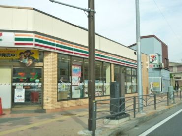 セブンイレブン横浜大口通店の画像