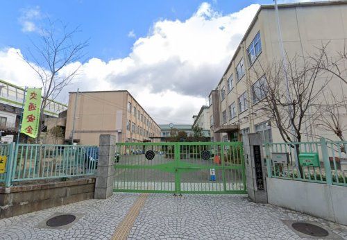 市立 深草小学校の画像