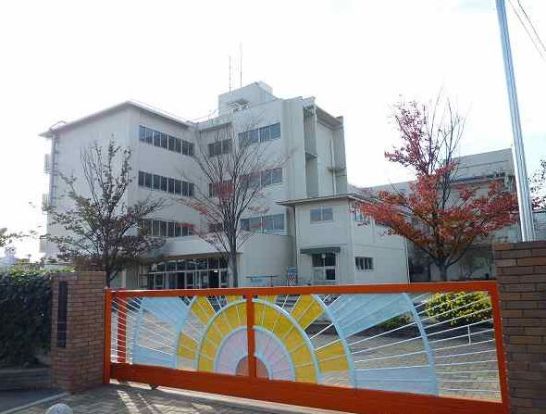 宝塚市立光明小学校の画像