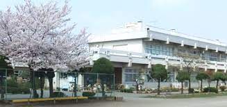 寄居町立桜沢小学校の画像