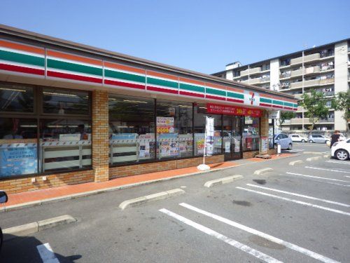 セブンイレブン 天理三島町北大路店の画像