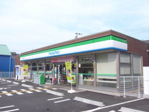 ファミリーマート 天理田井庄町店の画像