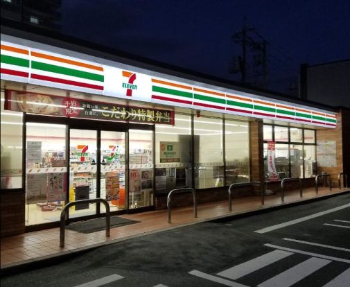 セブンイレブン 岡山問屋町店の画像