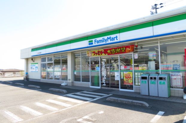 ファミリーマート 別府鶴見店の画像