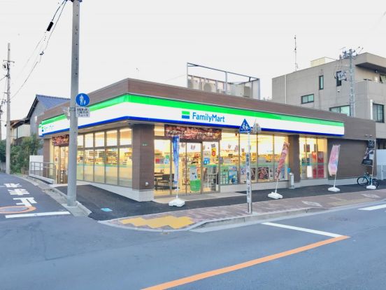 ファミリーマート 練馬桜台二丁目店の画像