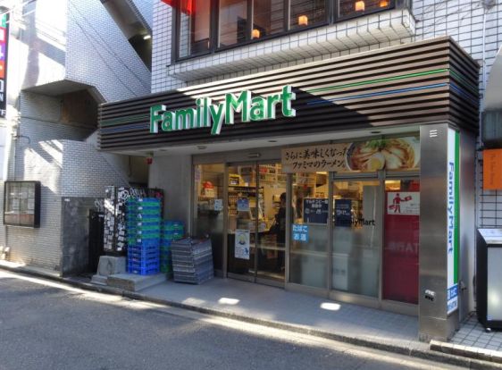 ファミリーマート 南青山五丁目店の画像