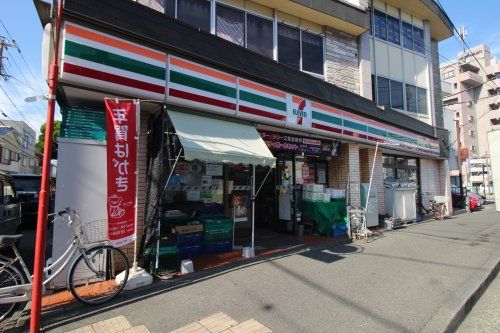 セブンイレブン横須賀安浦店の画像