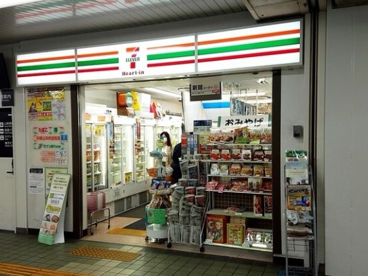 セブンイレブン ハートインJR舞子駅改札口店の画像