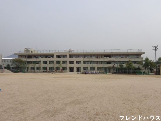 長束小学校の画像