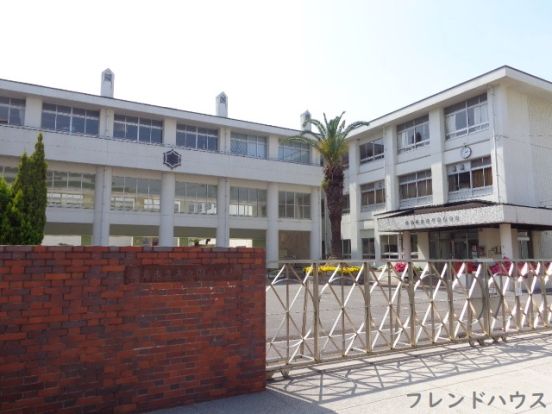 楽々園小学校の画像